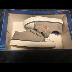 Boy’s Size 7 Tommy Hilfiger Shoes